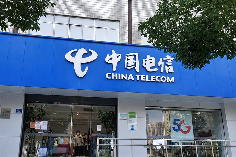 Customer visiting China Telecom store for SIM card activation